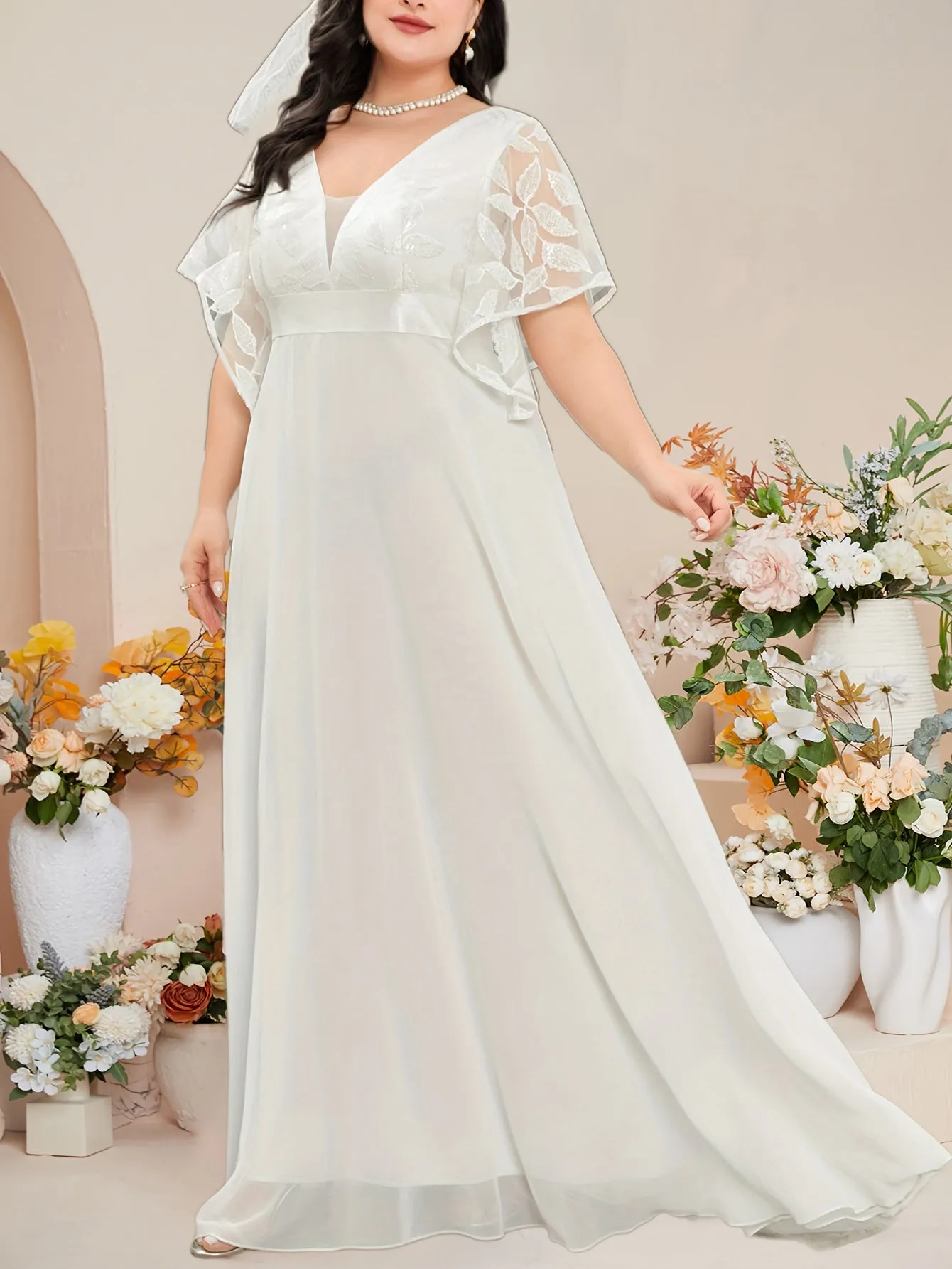 Elegant Plus-Size Chiffon Wedding Gown Floral Embroidery Lace Sleeves