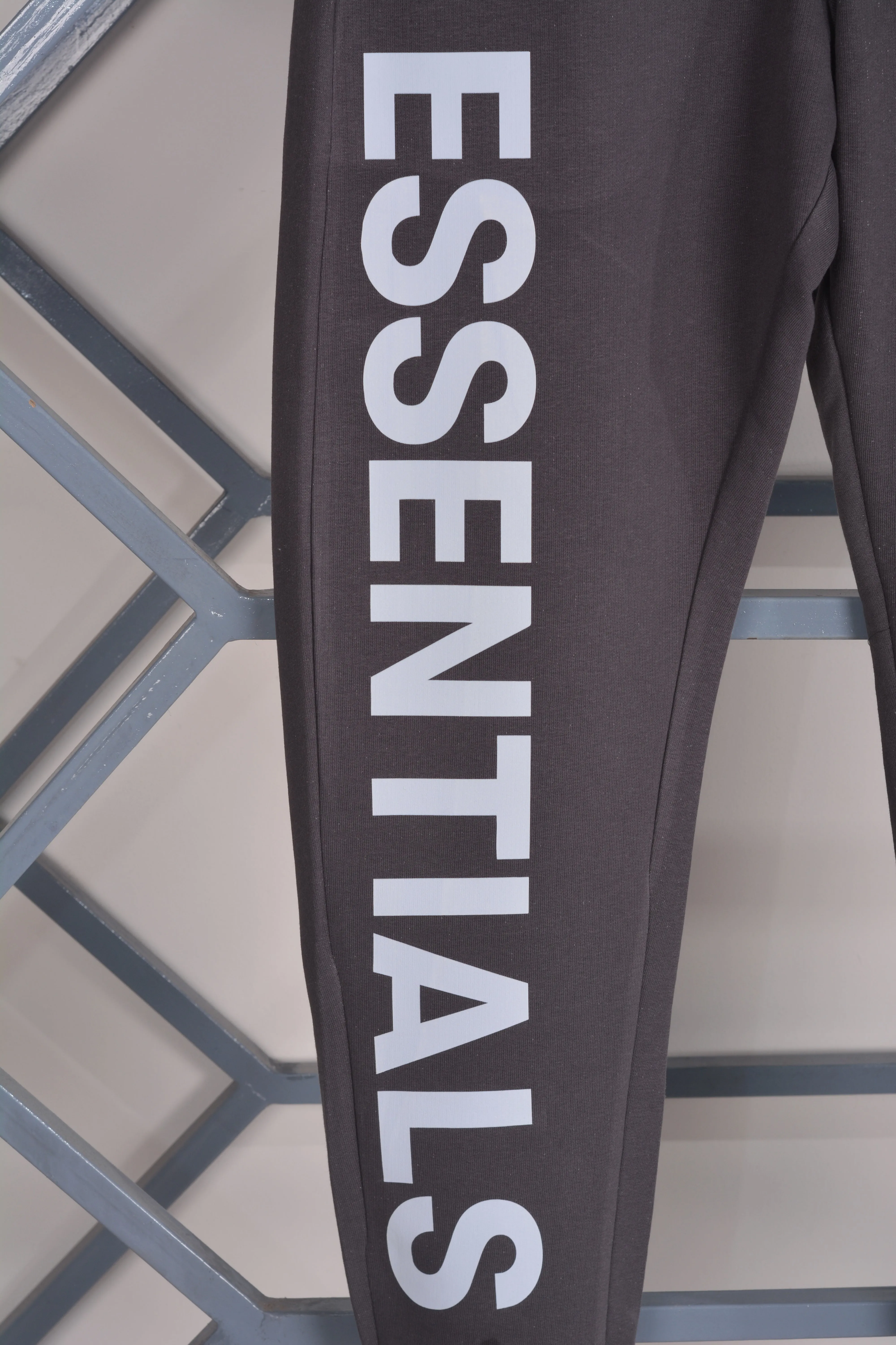 Essential ATHLETICS Joggers Grey