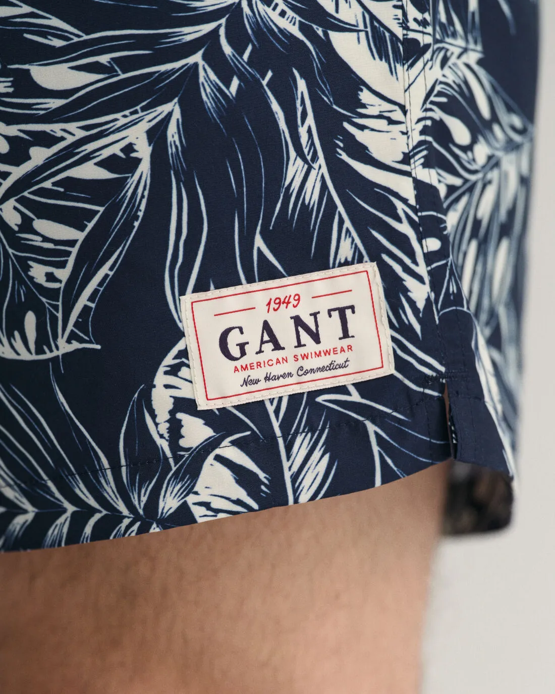 GANT - CF Tropical Leaves Print SW Shorts Marine