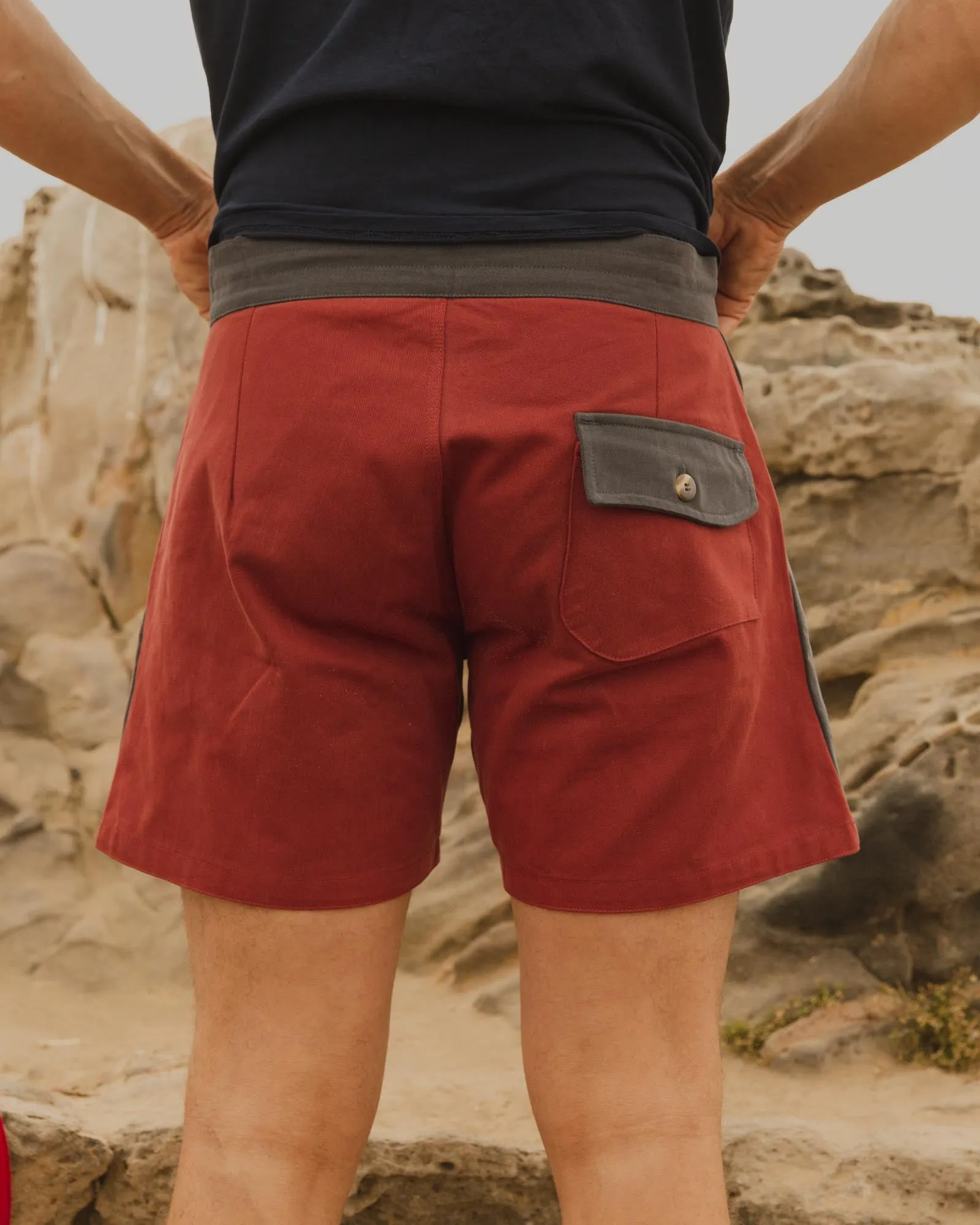 Gato Heroi Surf Shorts in Slate/Blood