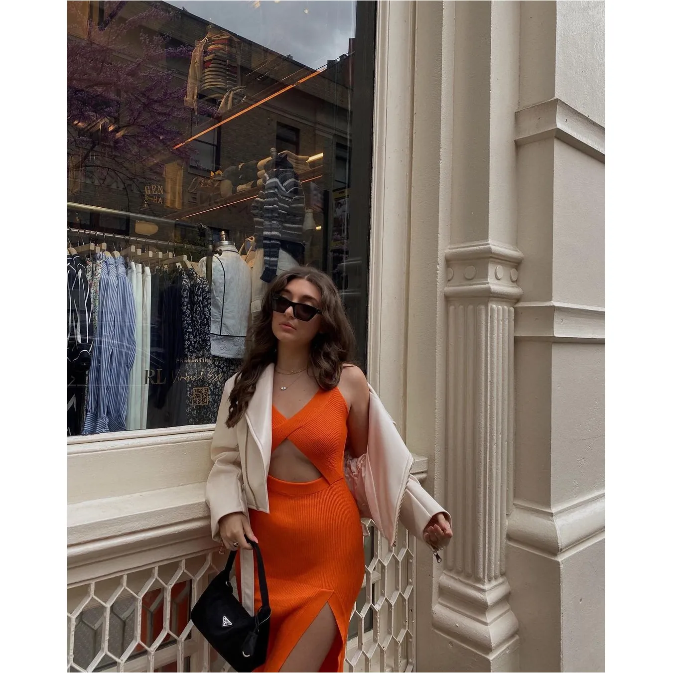 STRETCH TIGHT V-NECK HOLLOW DRESS