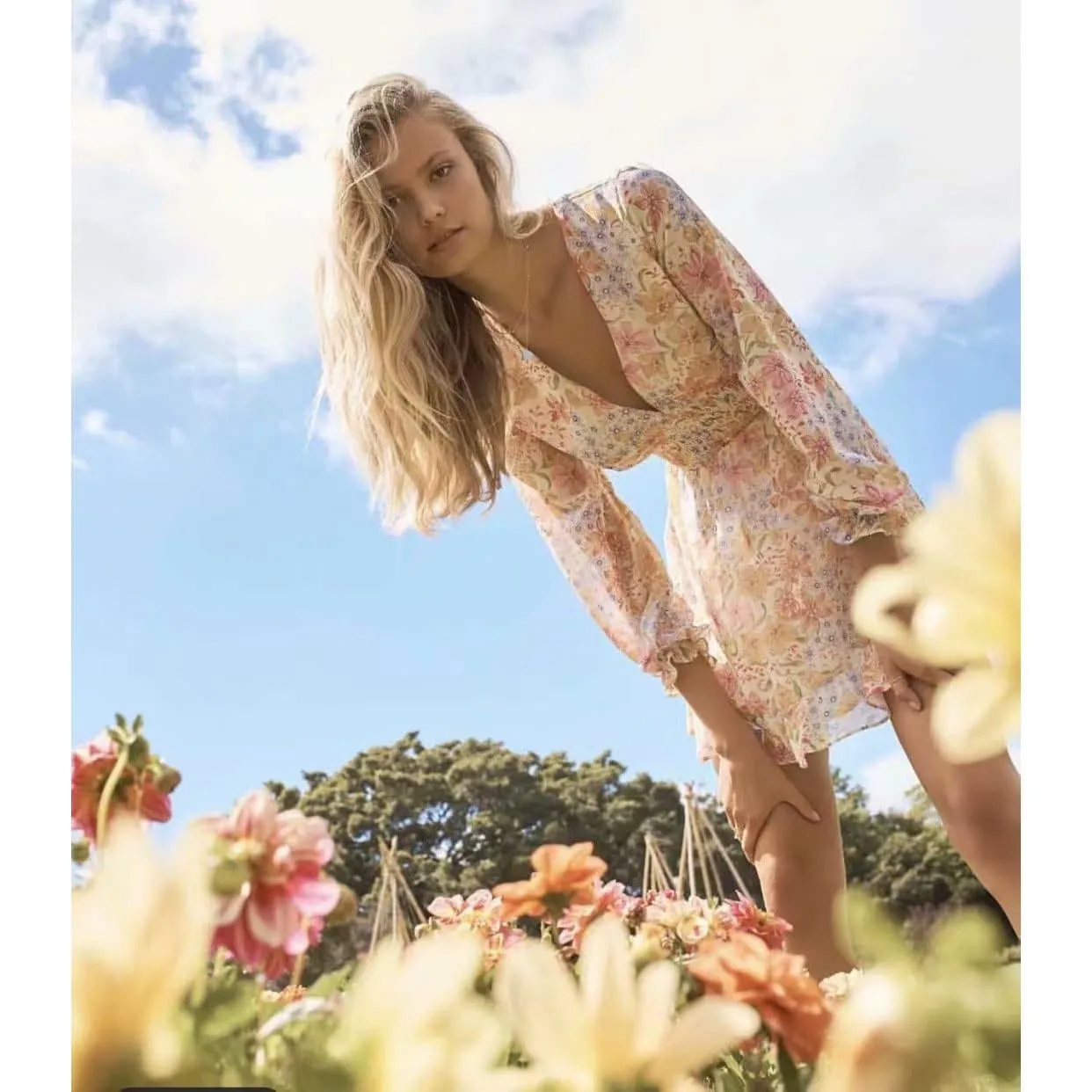 V-NECK FLORAL BOHO BEACH MINI DRESS